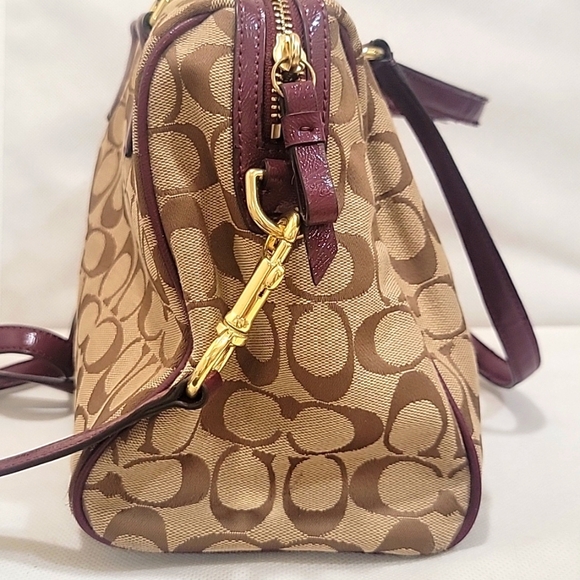 COACH SIGNATURE "C" CROSSBODY TAN & BURGANDY HANDBAG - Picture 4 of 9
